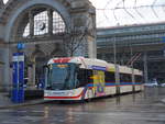 VBL Luzern/643742/200143---vbl-luzern---nr (200'143) - VBL Luzern - Nr. 235 - Hess/Hess Doppelgelenktrolleybus am 24. Dezember 2018 beim Bahnhof Luzern