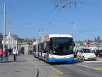 VBL Luzern/653541/203027---vbl-luzern---nr (203'027) - VBL Luzern - Nr. 214 - Hess/Hess Gelenktrolleybus am 23. Mrz 2019 in Luzern, Bahnhofbrcke