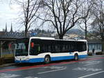VBL Luzern/764422/231582---vbl-luzern---nr (231'582) - VBL Luzern - Nr. 81/LU 250'371 - Mercedes am 26. Dezember 2021 beim Bahnhof Luzern
