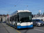 (259'144) - VBL Luzern - Nr. 232 - Hess/Hess Doppelgelenktrolleybus am 6. Februar 2024 in Luzern, Bahnhofbrcke