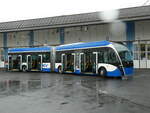 (240'451) - VMCV Clarens - Nr. 802 - Van Hool Gelenktrolleybus am 1. Oktober 2022 in Clarens, Garage