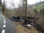 (130'980) - Die abgebrannte AFA-Haltestelle  Bnigenscherm  am 15. November 2010 in Achseten, Bnigen