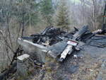 (130'982) - Die abgebrannte AFA-Haltestelle  Bnigenscherm  am 15. November 2010 in Achseten, Bnigen