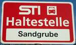 (136'851) - STI-Haltestellenschild - Amsoldingen, Sandgrube - am 22. November 2011