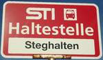 (136'854) - STI-Haltestellenschild - Amsoldingen, Steghalten - am 22. November 2011