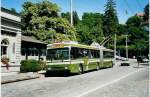 (042'418) - SVB Bern - Nr. 64 - Volvo/R&J Gelenktrolleybus am 12. August 2000 in Bern, Brengraben