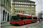 Bern/255945/066011---bernmobil-bern---nr (066'011) - Bernmobil, Bern - Nr. 5 - NAW/Hess Gelenktrolleybus am 8. Mrz 2004 beim Bahnhof Bern