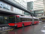 (187'072) - Bernmobil, Bern - Nr. 9 - NAW/Hess Gelenktrolleybus am 18. Dezember 2017 beim Bahnhof Bern