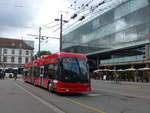 Bern/628786/196578---bernmobil-bern---nr (196'578) - Bernmobil, Bern - Nr. 32 - Hess/Hess Gelenktrolleybus am 3. September 2018 beim Bahnhof Bern