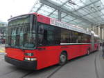 Bern/639153/199121---bernmobil-bern---nr (199'121) - Bernmobil, Bern - Nr. 10 - NAW/Hess Gelenktrolleybus am 29. Oktober 2018 beim Bahnhof Bern