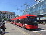 Bern/698057/216369---bernmobil-bern---nr (216'369) - Bernmobil, Bern - Nr. 47 - Hess/Hess Doppelgelenktrolleybus am 22. April 2020 beim Bahnhof Bern