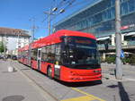 (219'192 - Bernmobil, Bern - Nr. 53 - Hess/Hess Doppelgelenktrolleybus am 27. Juli 2020 beim Bahnhof Bern
