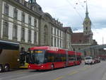 (219'438) - Bernmobil, Bern - Nr. 49 - Hess/Hess Doppelgelenktrolleybus am 2. August 2020 beim Bahnhof Bern