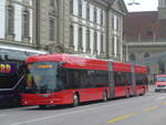 (226'322) - Bernmobil, Bern - Nr. 52 - Hess/Hess Doppelgelenktrolleybus am 11. Juli 2021 beim Bahnhof Bern