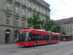 Bern/744843/227059---bernmobil-bern---nr (227'059) - Bernmobil, Bern - Nr. 25 - Hess/Hess Gelenktrolleybus am 7. August 2021 beim Bahnhof Bern