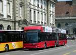 (251'621) - Bernmobil, Bern - Nr. 21 - Hess/Hess Gelenktrolleybus am 17. Juni 2023 beim Bahnhof Bern
