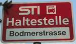 (133'357) - STI-Haltestellenschild - Gwatt, Bodmerstrasse - am 21.