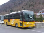 Interlaken/642239/199865---postauto-bern---be (199'865) - PostAuto Bern - BE 474'688 - Iveco am 8. Dezember 2018 beim Bahnhof Interlaken Ost