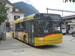 (220'899) - PostAuto Bern - BE 610'537 - Solaris am 21. September 2020 beim Bahnhof Interlaken West