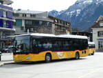 (247'191) - PostAuto Bern - BE 610'546/PID 11'858 - Mercedes am 13. Mrz 2023 beim Bahnhof Interlaken West