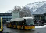 (257'420) - PostAuto Bern - BE 474'560/PID 10'247 - Hess am 4. Dezember 2023 beim Bahnhof Interlaken West