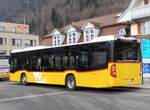 (258'000) - PostAuto Bern - BE 653'385/PID 11'683 - Mercedes am 29. Dezember 2023 beim Bahnhof Interlaken Ost