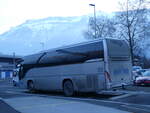 Interlaken/873837/271227---may-taxi-verbier---vs (271'227) - May-Taxi, Verbier - VS 122'510 - Beulas am 18. Januar 2025 beim Bahnhof Interlaken Ost 