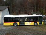 (230'940) - PostAuto Bern - BE 402'467 - Scania/Hess (ex AVG Meiringen Nr. 67; ex AVG Meiringen Nr. 76; ex Steiner, Messen) am 27. November 2021 in Meiringen, Garage