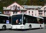 (256'123) - Intertours, Domdidier - Nr. 454/FR 300'454 - Mercedes (ex Chur Bus, Chur Nr. 11) am 16. Oktober 2023 beim Bahnhof Meiringen