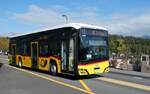 Spiez/899714/281090---postauto-bern---be (281'090) - PostAuto Bern - BE 871'367/PID 12'282 - eSolaris am 9. Oktober 2025 beim Bahnhof Spiez