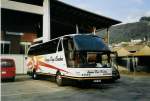(088'905) - Aus England: Happy Days, Stafford - Nr. 210/DX06 HUY - Neoplan am 8. august 2006 in Thun, Grabengut