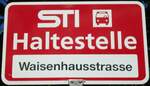 Thun/735386/128198---sti-haltestellenschild---thun-waisenhausstrasse (128'198) - STI-Haltestellenschild - Thun, Waisenhausstrasse - am 1. August 2010
