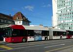 (242'383) - TPF Fribourg - Nr. 523 - Hess/Hess Gelenktrolleybus am 10. November 2022 beim Bahnhof Fribourg
