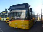 Kerzers/696508/215856---carpostal-ouest---vd (215'856) - CarPostal Ouest - VD 242'251 - Solaris (ex TPB, Sdeilles) am 4. April 2020 in Kerzers, Interbus