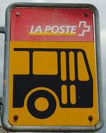 (128'084) - Altes PostAuto-Haltestellenschild am 26. Juli 2010 in Sugiez