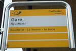 (142'704) - PostAuto-Haltestellenschild - Neuchtel, Gare - am 29.