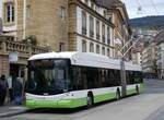 (261'681) - transN, La Chaux-de-Fonds - Nr. 137 - Hess/Hess Gelenktrolleybus (ex TN Neuchtel Nr. 137) am 23. April 2024 in Neuchtel, Place Pury