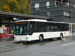 (256'844) - Intertours, Domdidier - Nr. 483/FR 300'483 - Mercedes (ex PostAuto Bern Nr. 2/PID 4559; ex Klopfstein, Laupen Nr. 2) am 10. November 2023 beim Bahnhof Giswil
