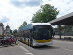 Schaffhausen/702906/217759---vbsh-schaffhausen---nr (217'759) - VBSH Schaffhausen - Nr. 105 - Hess/Hess Gelenktrolleybus am 8. Juni 2020 beim Bahnhof Schaffhausen