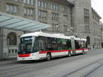 St. Gallen/755044/229052---st-gallerbus-st-gallen (229'052) - St. Gallerbus, St. Gallen - Nr. 104/SG 467'104 - Hess/Hess Gelenktrolleybus am 13. Oktober 2021 beim Bahnhof St. Gallen