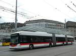 (248'405) - St. Gallerbus, St. Gallen - Nr. 193 - Hess/Hess Doppelgelenktrolleybus am 13. April 2023 beim Bahnhof St. Gallen