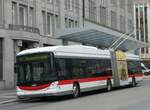 (250'054) - St. Gallerbus, St. Gallen - Nr. 175 - Hess/Hess Gelenktrolleybus am 16. Mai 2023 beim Bahnhof St. Gallen