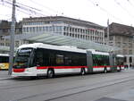 (260'926) - St. Gallerbus, St. Gallen - Nr. 132 - Hess/Hess Doppelgelenktrolleybus am 1. April 2024 beim Bahnhof St. Gallen