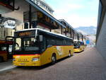 Bellinzona/759830/230405---postauto-graubuenden---gr (230'405) - PostAuto Graubnden - GR 179'704 - Setra am 10. November 2021 beim Bahnhof Bellinzona
