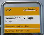 (170'220) - PostAuto-Haltestellenschild - Leytron, Sommet du Village - am 24. April 2016