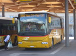 Sion/523983/175138---postauto-wallis---nr (175'138) - PostAuto Wallis - Nr. 22/VS 365'403 - Irisbus am 24. September 2016 beim Bahnhof Sion