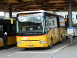 (233'000) - PostAuto Wallis - Nr. 22/VS 365'403 - Irisbus am 20. Februar 2022 beim Bahnhof Sion