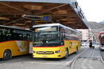 Mercedes/908764/284385---postauto-wallis---nr (284'385) - PostAuto Wallis - Nr. 24/VS 579'574/PID 12'364 - Mercedes am 27. Januar 2026 beim Bahnhof Sion