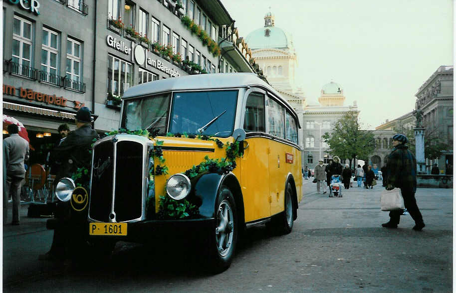 (002'007) - PTT-Regie - P 1601 - Saurer/Saurer (ex Nussbaumer, Ganterschwil) im Oktober 1987 in Bern