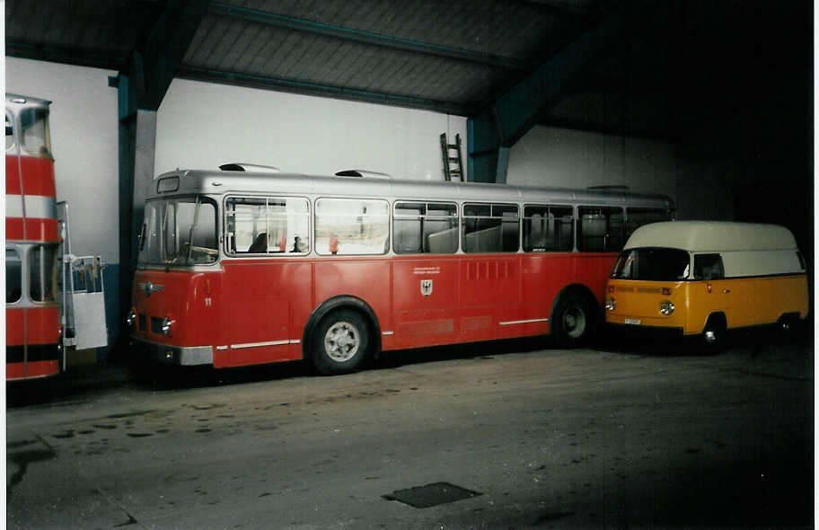 (002'911) - AFA Adelboden - Nr. 11 - Saurer/Hess (ex Roth, Chur Nr. 10) im April 1988 im Autobahnhof Adelboden
